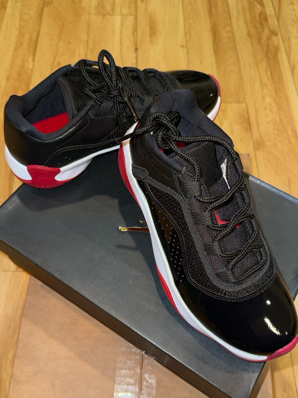Air Jordan 11 CMFT Low GS Bred Sneakers Black Gym Red 5.5Y